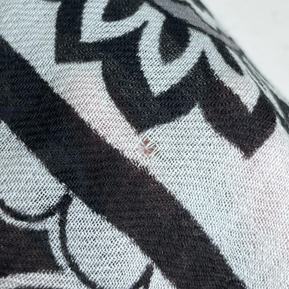 Vera Bradley Boho Paisley Print 100% Wool Scarf Wrap